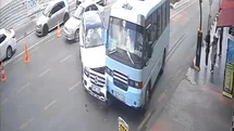Cip ile yolcu minibüsünün çarpıştığı anlar kamerada