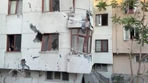 Bakırköy'de Bina Yıkımı Sırasında Duvar Devrildi