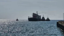 Tekirdağ'da Karaya Oturan Yük Gemisi Bekliyor