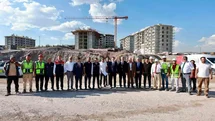Vali Karakaya, Ahlat’taki Ahıskalı Türkleri TOKİ konutlarını inceledi