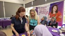 Mersin’de kadınlar mum yapımını öğreniyor