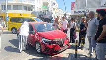 Kırmızı ışık ihlali yapan otomobil kamyonetle çarpıştı