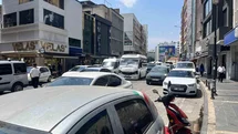 Adana'nın Caddeleri Otopark Oldu