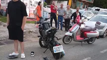 Otomobile arkadan çarpan motosiklette 2 kişi yaralandı