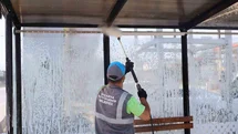 16 ilçedeki duraklar basınçlı su ile temizleniyor