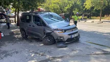 Bayrampaşa’da araca çarpan su tankeri devrildi: 1 kişinin yaralandığı kaza anı kamerada