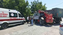 Bafra'da İş Makinesi ve Kamyon Çarpıştı