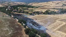 Karabük'te Ekin Tarlası Yangını