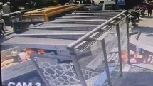 Silivri'de Kamyonet Durağa Daldı