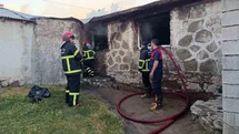 Bitlis'te Yangın: 22 Kişilik Aile Kurtarıldı