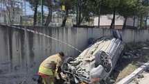 Antakya’da Takla Atan Araçta Sürücü Yaralandı
