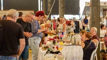 İzmir'de İkinci El Pazarlarına İlgi Artıyor