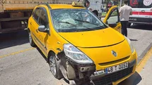 Menteşe'de Park Halindeki Araçlara Çarpan Taksi Kazası