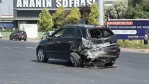 Yolcu minibüsü ile otomobil çarpıştı: 8 yaralı