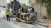 Samsun'da Forklift Devrildi, İki Kişi Yaralandı