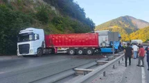 Bilecik'te Tır Çarpıştı, 1 Yaralı