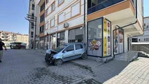 Konya'da Kontrolden Çıkan Otomobil Kazaya Neden Oldu
