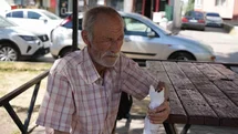 79 Yaşındaki Adamın Su Ve Yemek Sorunu