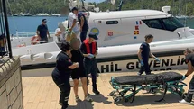 Sahil Güvenlik, gezi teknesi ve ticari yattan iki kişiyi tıbbi tahliye gerçekleştirdi