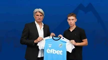 Türk futbolcu Burak Akıncı, PFC ARDA ile profesyonel sözleşme imzaladı