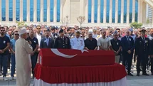 Ankara’da helikopter kazasında hayatını kaybeden pilot son yolcuğuna uğurlandı