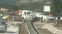 Malatya'da Yakıt Tankeri Devrildi