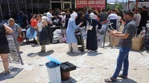 Hatay'da Mağaza Açılışında İzdiham Yaşandı