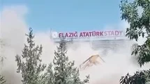 Elazığ'da Yıkımda Tehlikeli Anlar