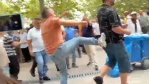 Özgür Özel'in Cuma Namazı Çıkışındaki Arbede