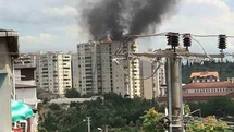Gebze'de Bina Çatısında Yangın Çıktı