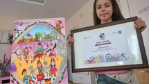 8 yaşındaki Ressam Asya, 300 bin rakibini geride bırakarak dünya birincisi oldu