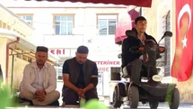Bayburt'ta Engelli Genç İbadetini Yılmadan Yapıyor