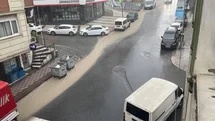 İstanbul'da Sağanak Yağış Etkili Oldu