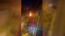 Küçükçekmece'de Metruk Bina Yangını