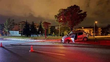 Kayseri'de Alkollü Sürücü Direği Devrildi