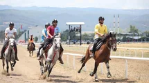 Bursa'da Rahvan At Yarışları Yapıldı