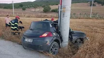 Burdur'da Otomobil Direğe Çarptı