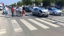 Düzce'de Işıklı Kavşakta Kaza