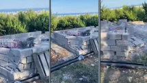 Mezitli'de Alkollü Sürücü Bahçe Duvarını Yıktı! Mülk Sahibinden Sitem Dolu Mesaj: "Zar Zor Örmüştük, Mahvetmiş!"