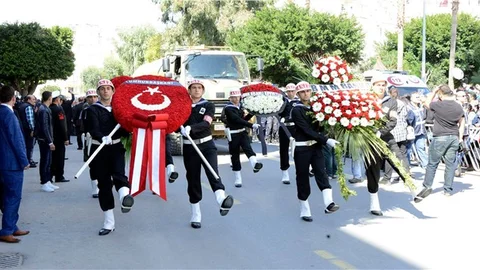 Şehit Jandarma Üsteğmen Emrah Şahin Mersin'de Son Yolculuğunda Uğurlandı