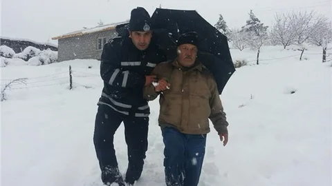 Çamlıyayla'da Kar Mesaisi Gece Gündüz Devam Ediyor