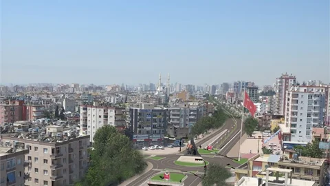 Mersin’in Dördüncü Katlı Kavşağı Yolda