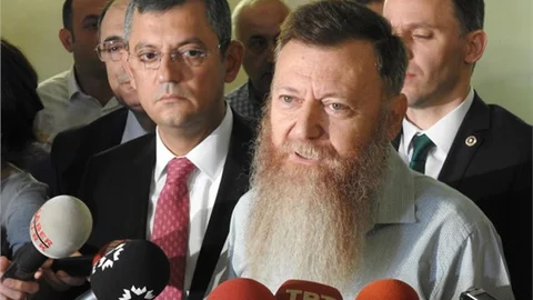 Aytuğ Atıcı "Sözümü Tutuyor ve Olağanüstü Hal (ohal) Uygulamasını Protesto Etmek Üzere Uzattığım Sakalımı Kesiyorum"