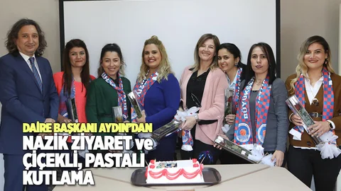 Daire Başkanı Aydın, Mersin İtfaiyesinde Görevli Kadın Çalışanlara Çiçek Verip, Kadınlar Gününü Kutladı