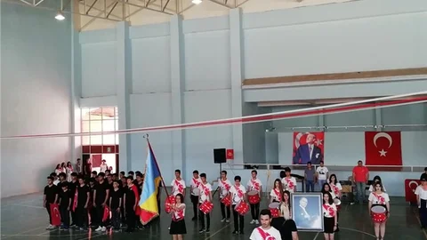 19 Mayıs Atatürk'ü Anma Gençlik ve Spor Bayramı Çeşmeli'de Coşkuyla Kutlandı