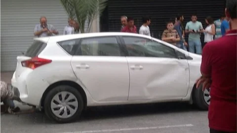 Tarsus'ta Bir Araç Şehir İçinde Takla Attı