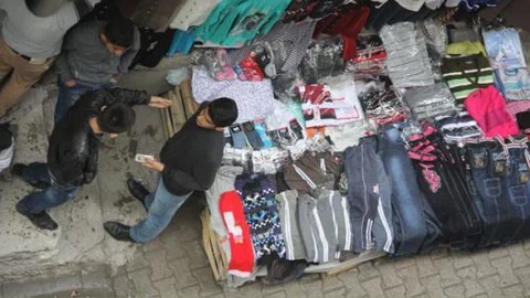 Hakkari'de bayram pazarı kuruldu!