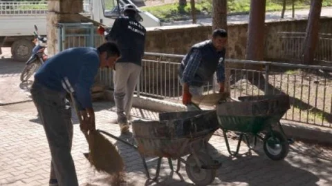 Mezarlıklara Bayram Bakımı