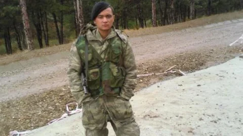 Silaj makinesine takılan gencin ayağı koptu!