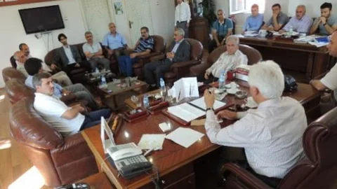 İlçe Başkanından Belediye Başkanına Plaket